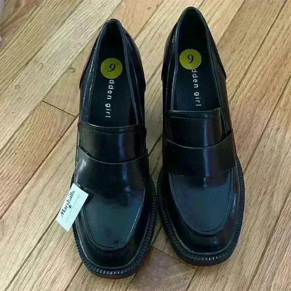 Madden Girl Women's Black Loafers Size 9 Round Toe Casual Flats - Picture 1 of 7